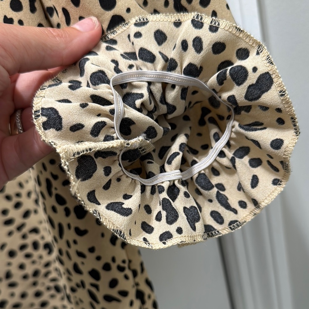 Leopard Print Ruffle Blouse - Picture 5 of 5